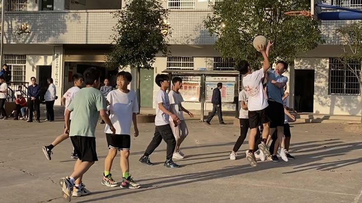 斗山校区篮球友谊赛